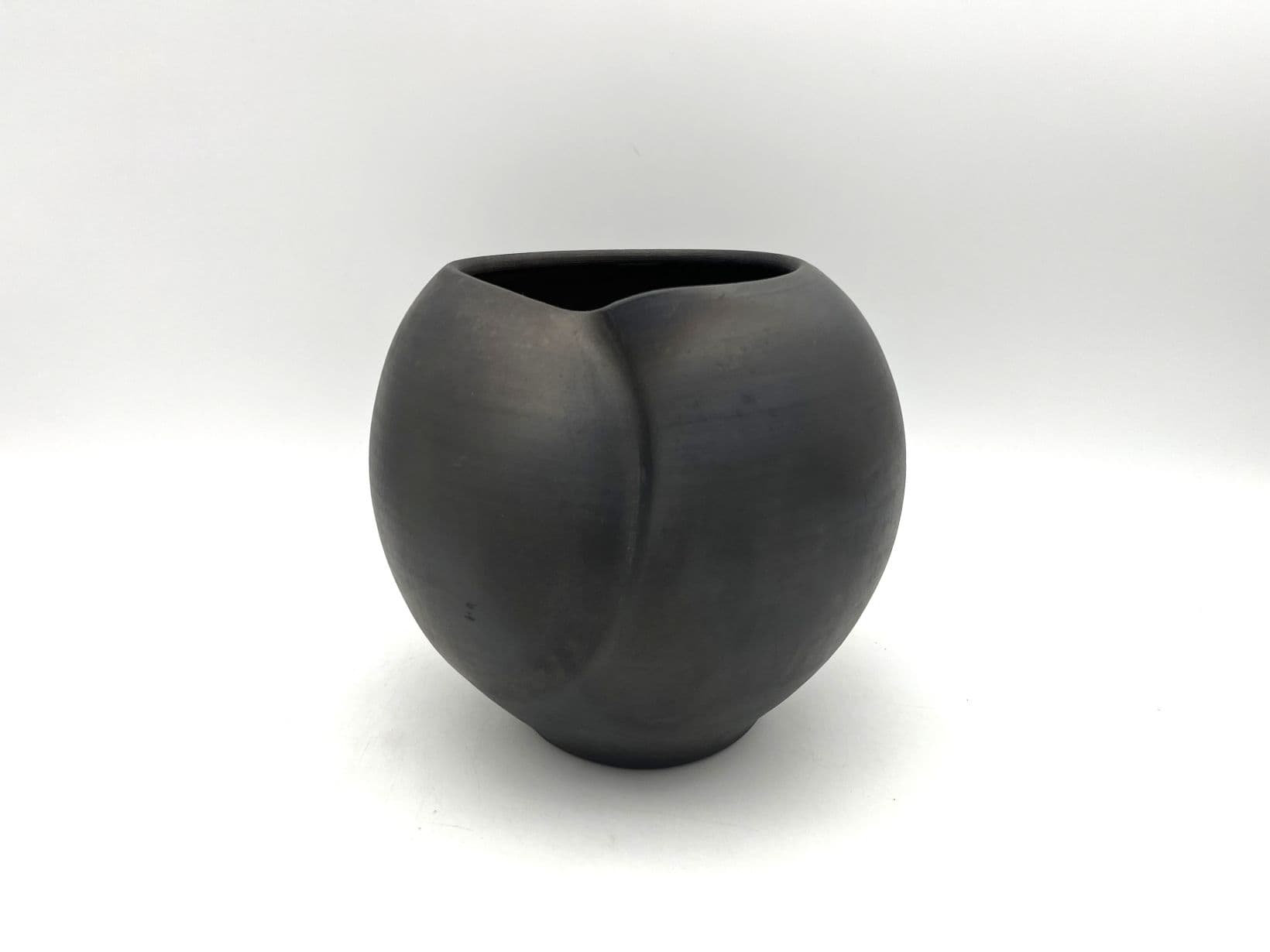 Vase, 2