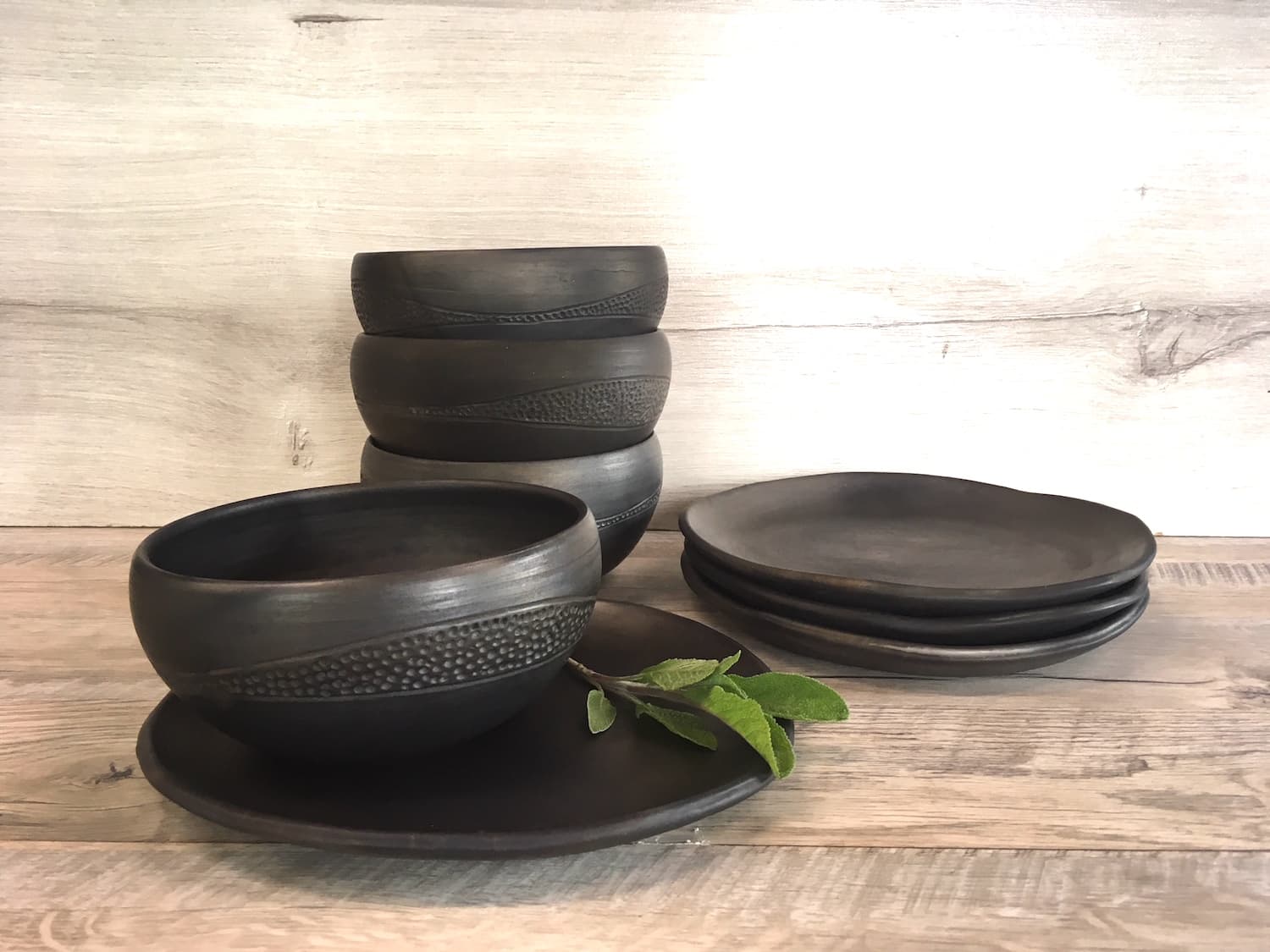 Tableware set: 4 bowls + 4 plates, 8