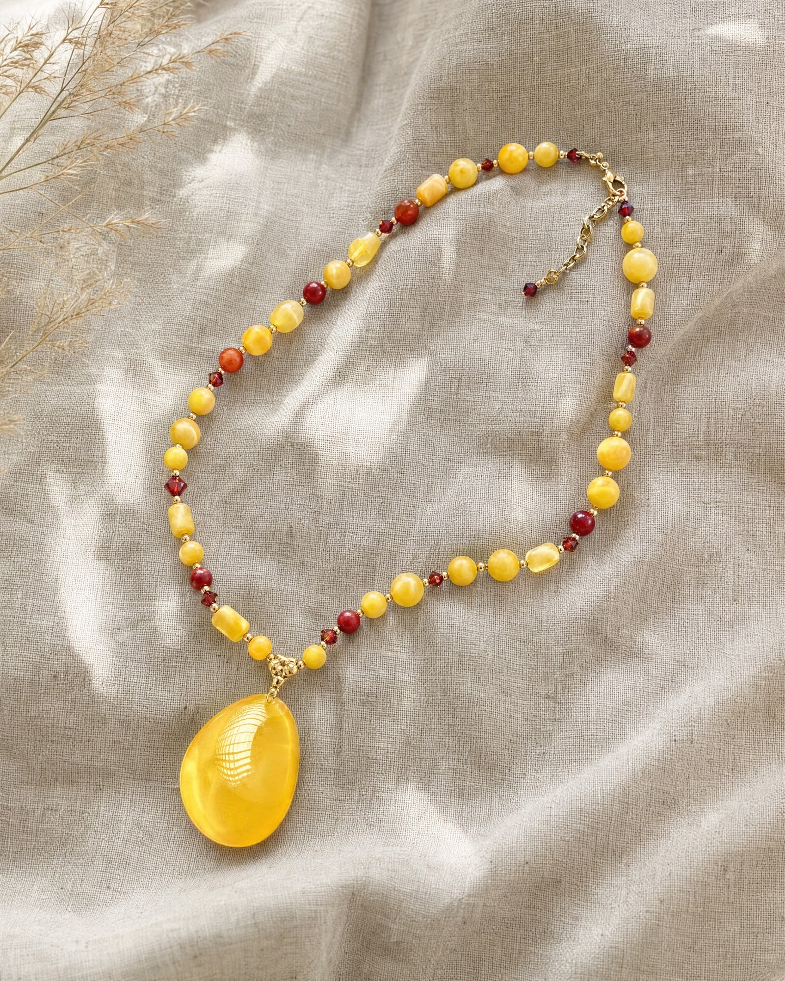 Kette Jāņi · Butterscotch-Bernstein & Swarovski-Kristalle