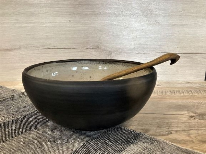 Salatschüssel by Latvijas Labumu Tirgus: Māls