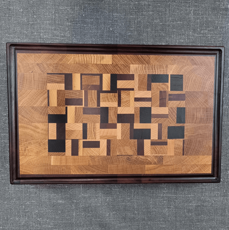 Schneidebrett Triskrasu aus Hirnholz, 40 × 26 cm by Raibi Koki