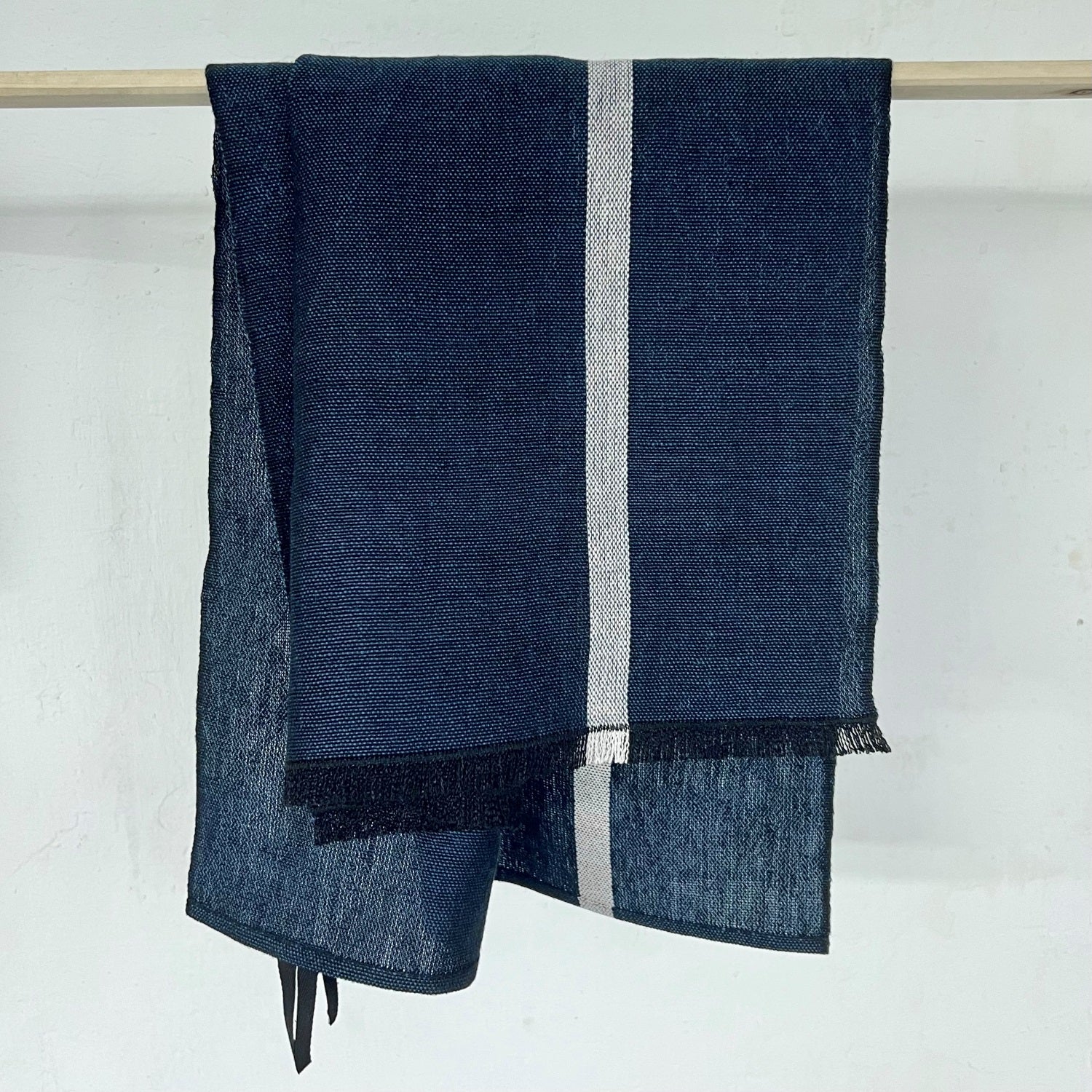 Linen kitchen towel in ocean blue 50x75 cm by Studio Natural