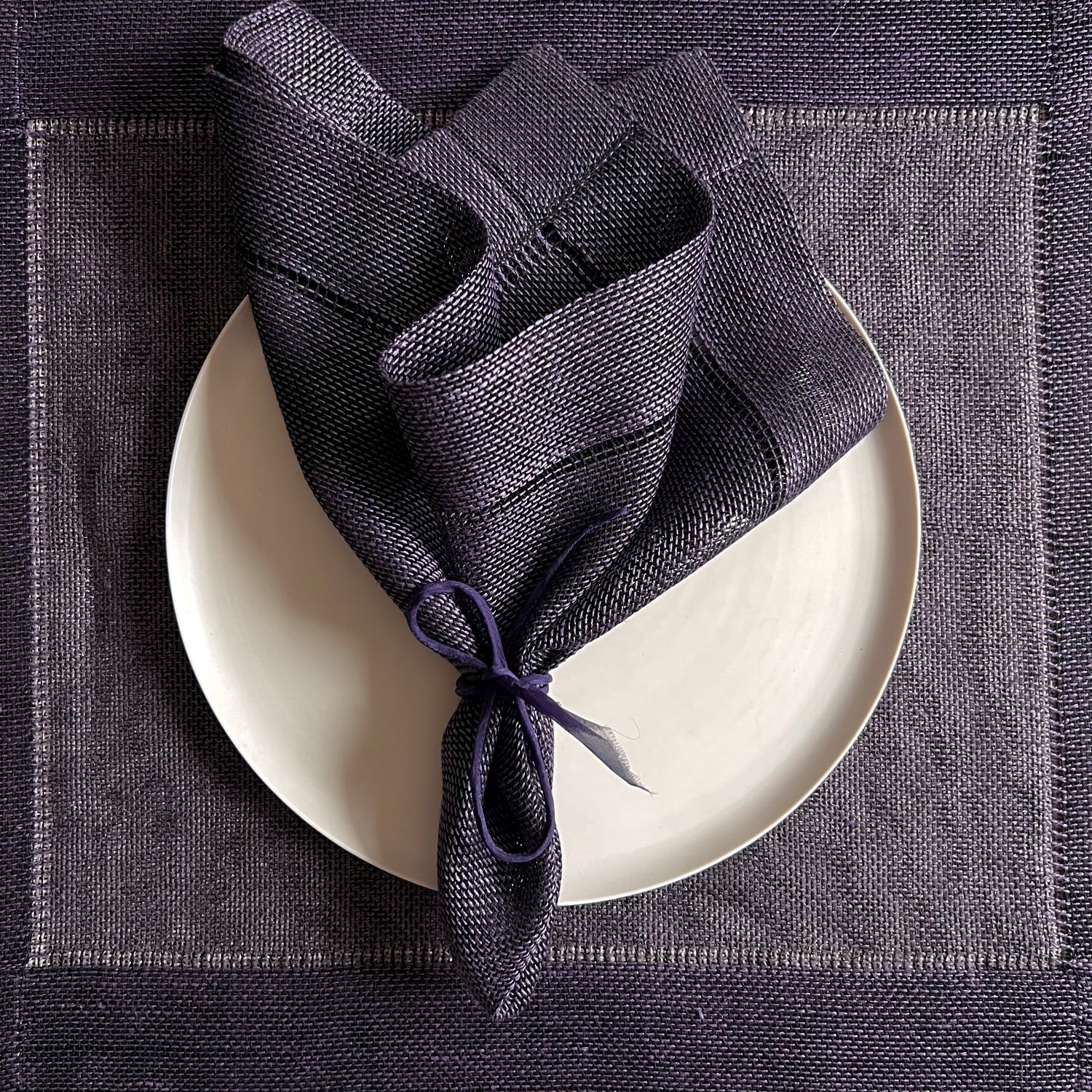 Leinenserviette Transparent in Aubergine 50x50 cm