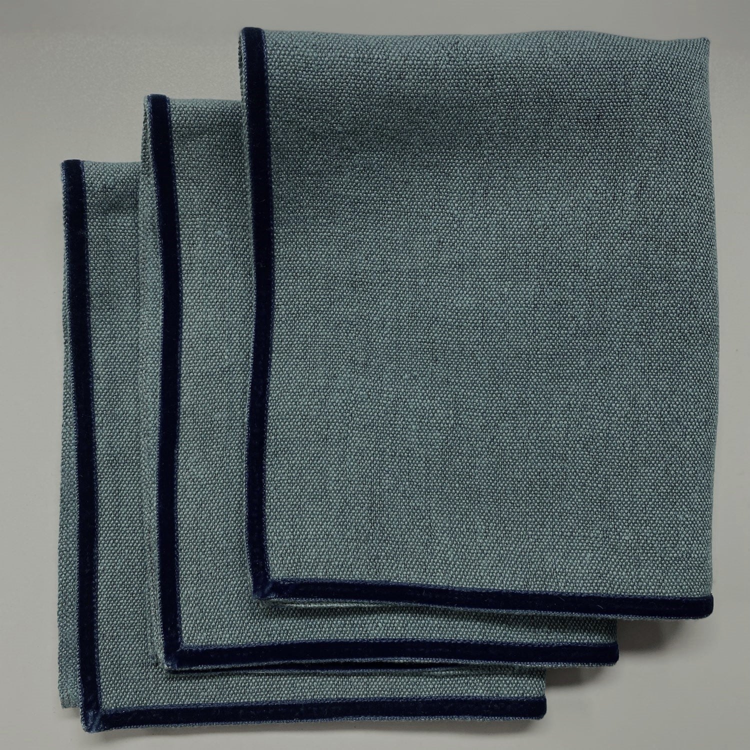 Leinenserviette mit Samtkante 47x40 cm
