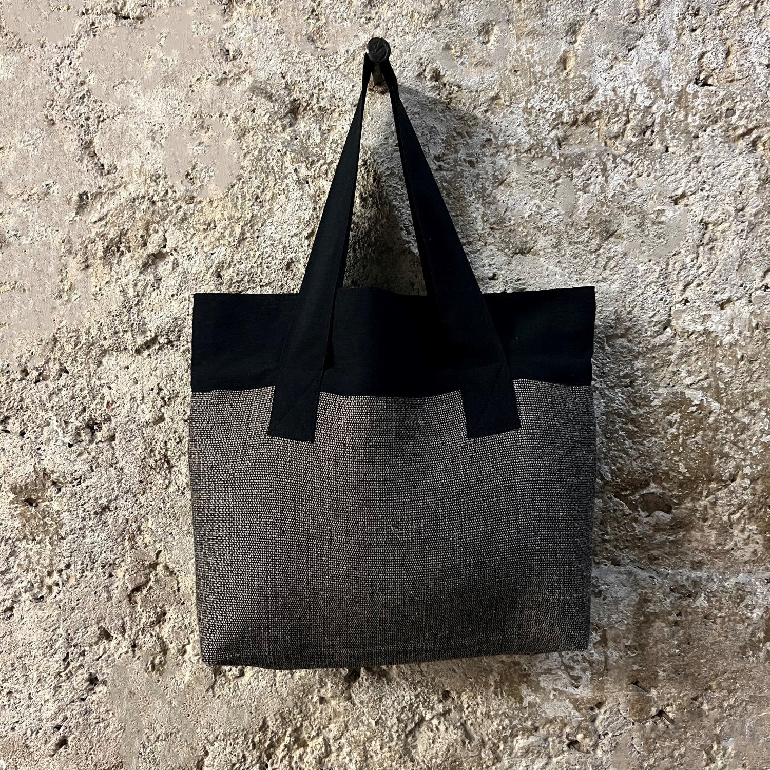 Linen shopper bag Primit in black 48x39 cm by Studio Natural