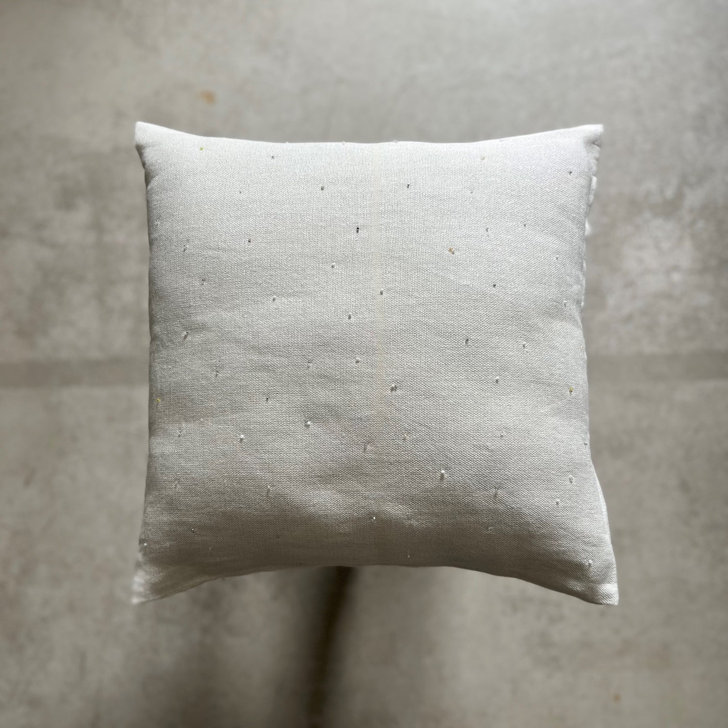Linen cushion with beads 45x45 cm by Studio Natural